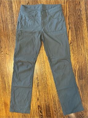 MEC Size 4 Grey Women’s Outdoor Pants - Lightweight Stretch
